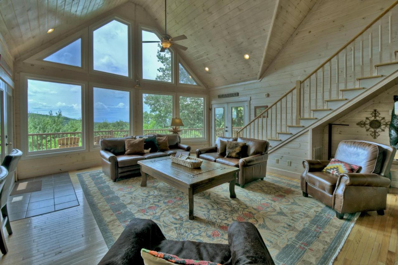 Morganton Champagne Chalet - Cuddleup 빌라 외부 사진