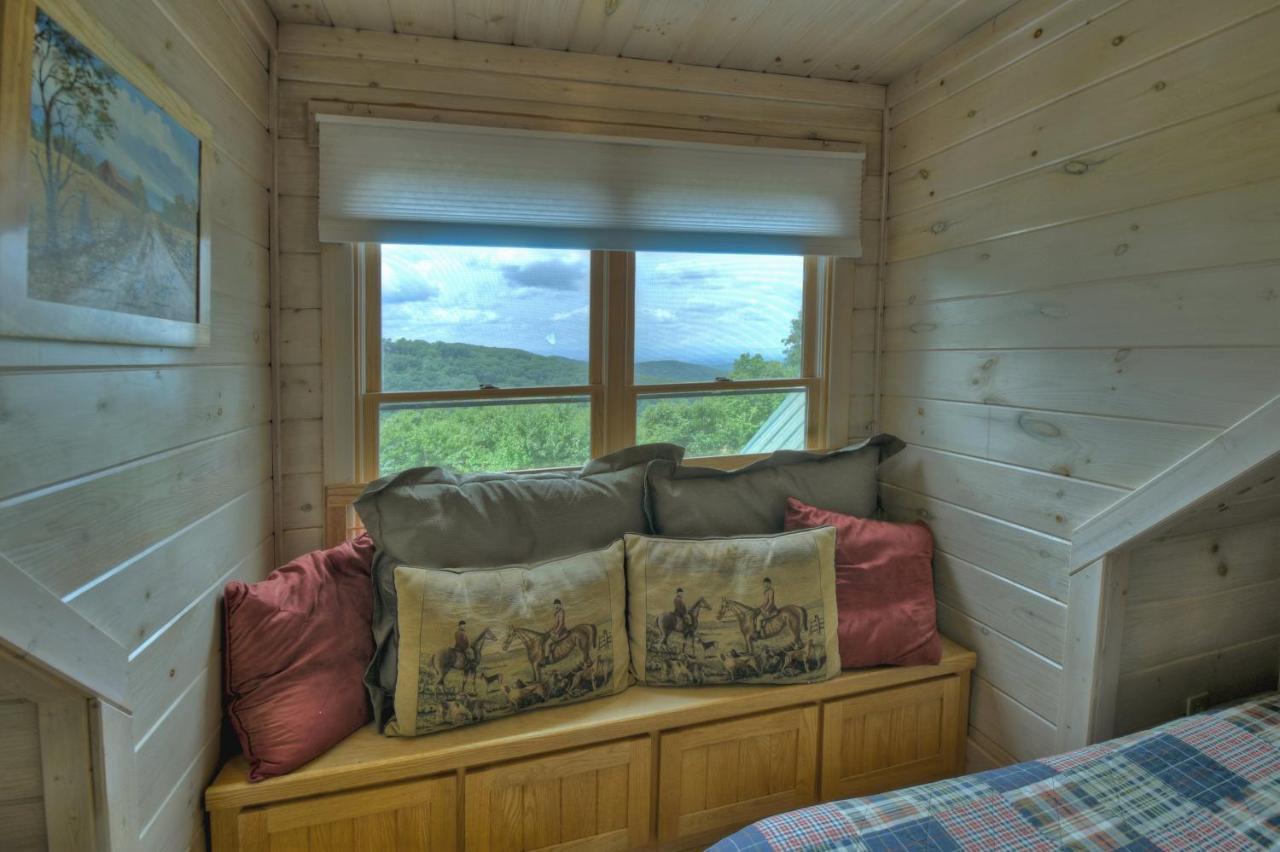 Morganton Champagne Chalet - Cuddleup 빌라 외부 사진