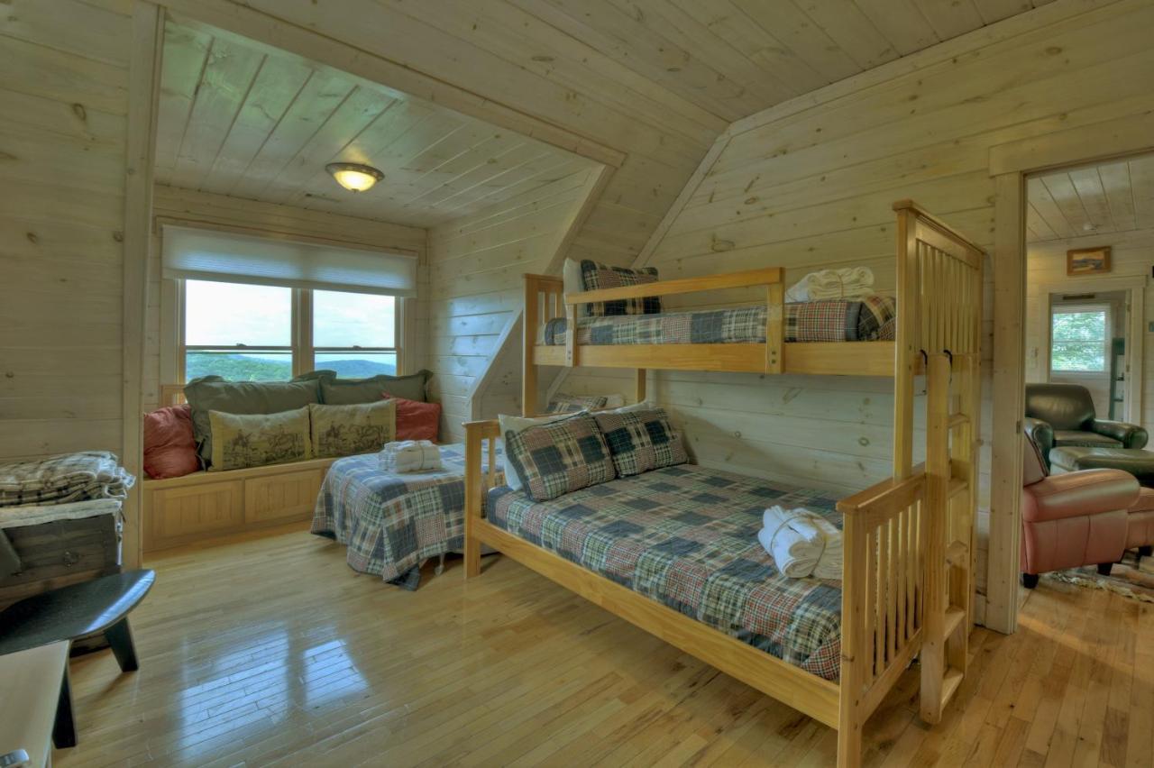 Morganton Champagne Chalet - Cuddleup 빌라 외부 사진